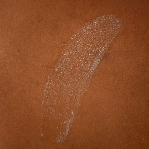 Părul și pielea strălucesc uleiul uscat