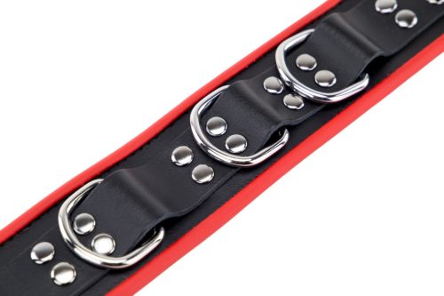 Bőr nyaklánc 3 piros D-gyűrűvel – stílusos kiegészítő