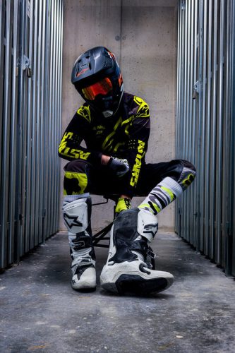 High Mx Socks Sk8erboy – stílusos fehér-fluo-fekete zokni