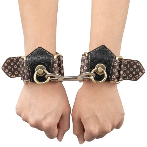 Domnia rebeliunii Handcuffs_B0O50_3